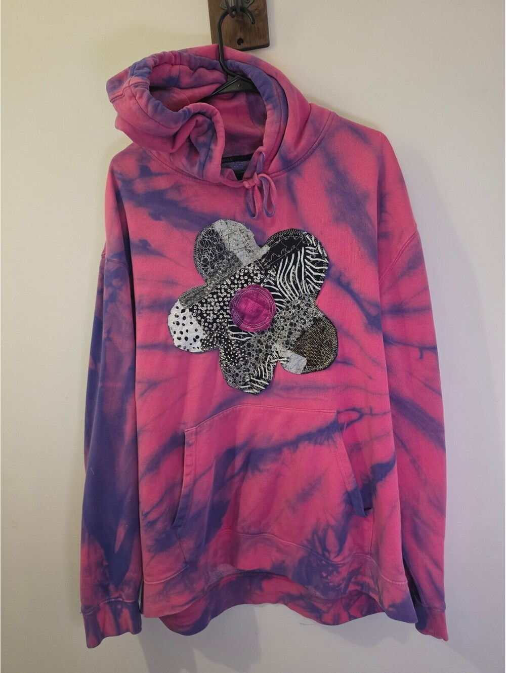 Vans XXL Tie-Dye Hoodie Upcycled Patchwork Flower Wearable Art Pink Purple